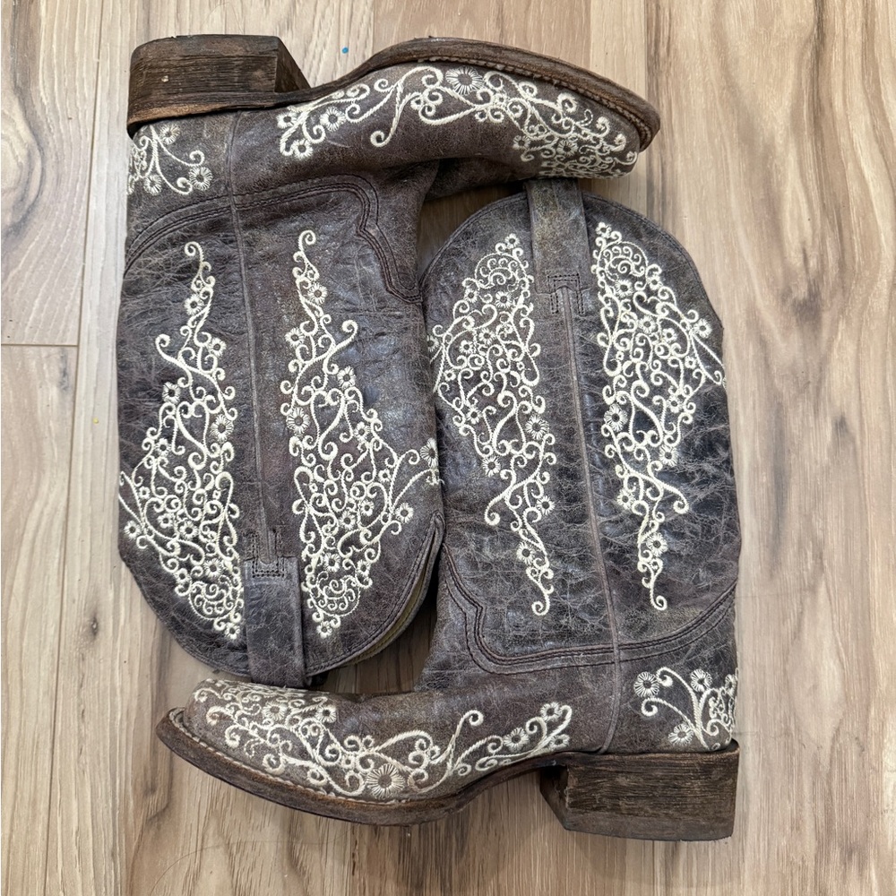 Brown Cowboy Boots with White Embroidery